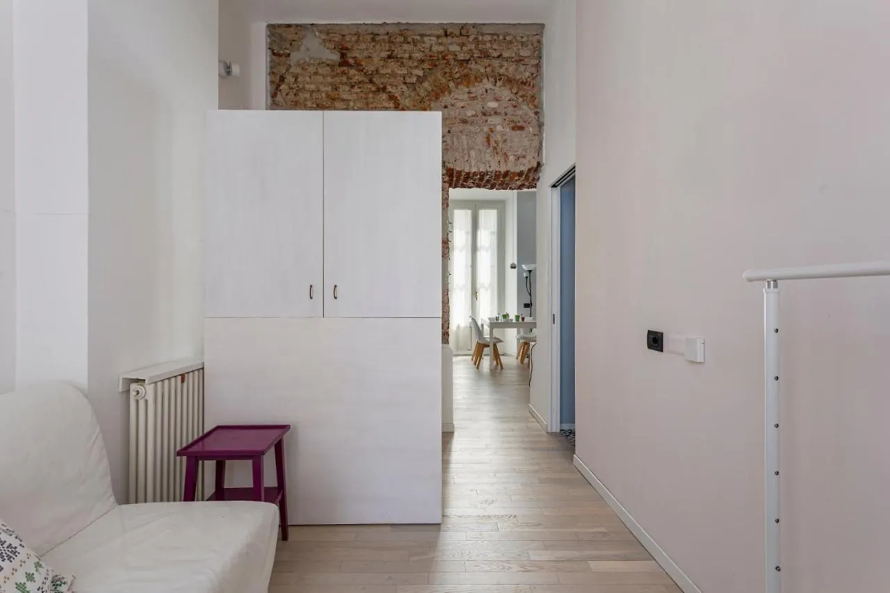 Lovely & Modern Home In China Town Area - Via Rosmini Milaan Appartement
