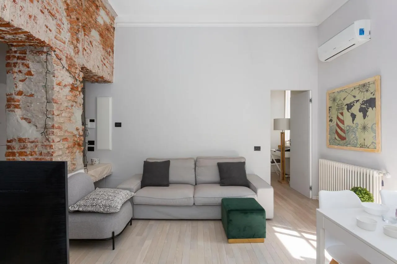 Lovely & Modern Home In China Town Area - Via Rosmini Milaan Appartement
